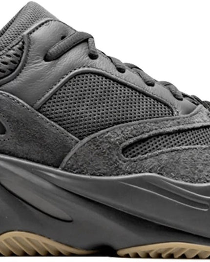 Yeezy 700 utility black