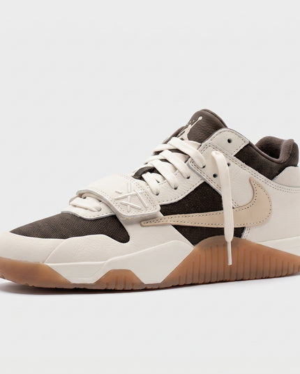 Jordan Travis Jumpman Cactus Jack Sail — 3/4 studio angle
