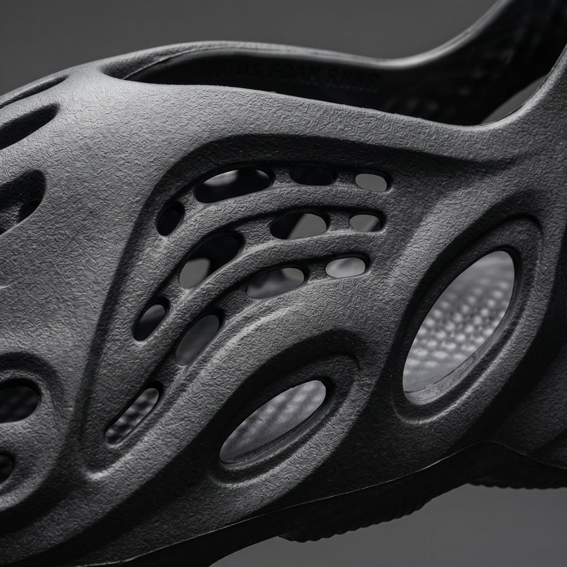 foamrunner onyx kids — Premium detail close-up