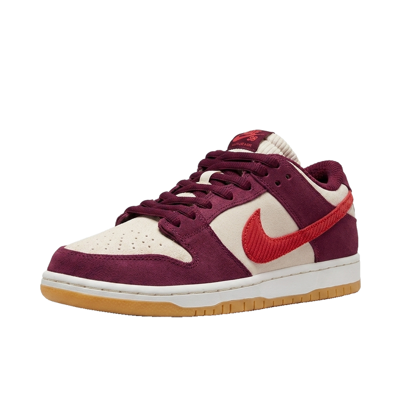Dunk SB low Skate Like a Girl — 3/4 studio angle