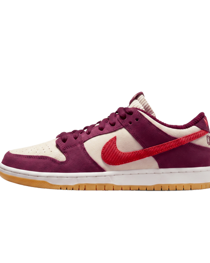 Dunk SB low Skate Like a Girl — Hero limpia