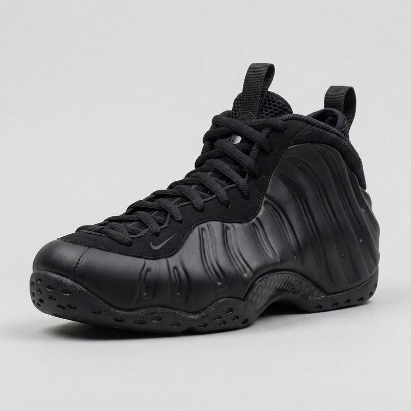 Nike Foamposite One Anthracite — 3/4 studio angle