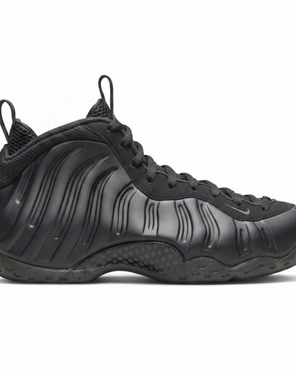 Nike Foamposite One Anthracite — Side profile