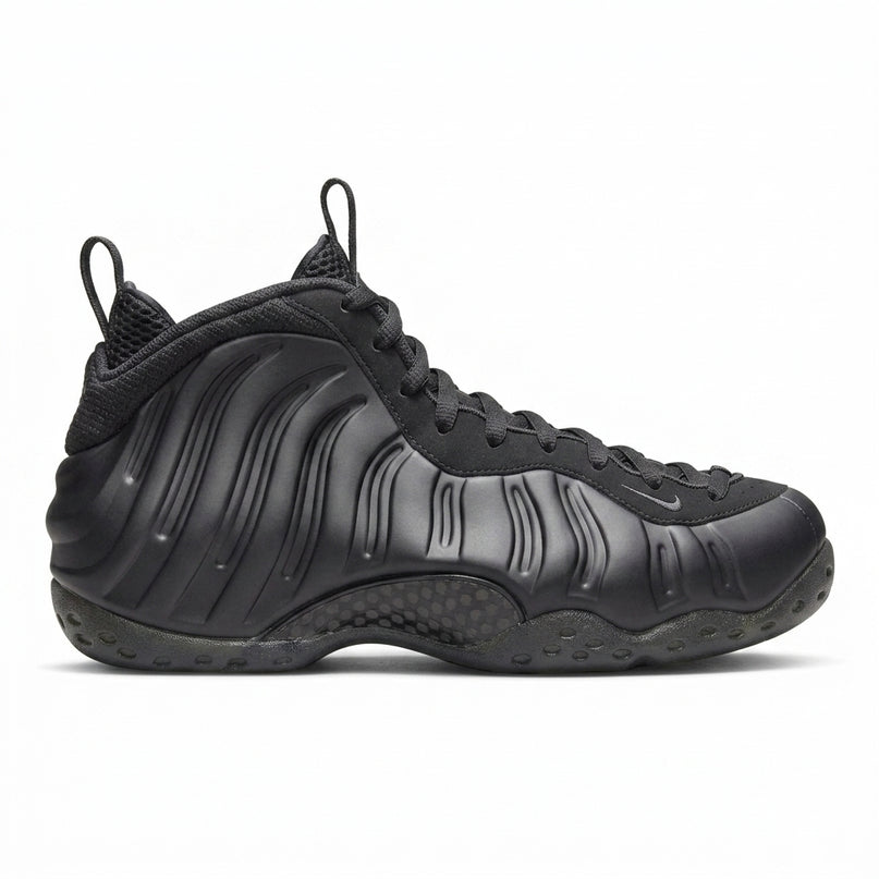Nike Foamposite One Anthracite — Side profile