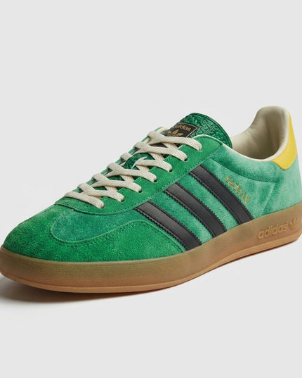 Adidas Gazelle indoor size? exclusief green jamaica — 3/4 studio angle