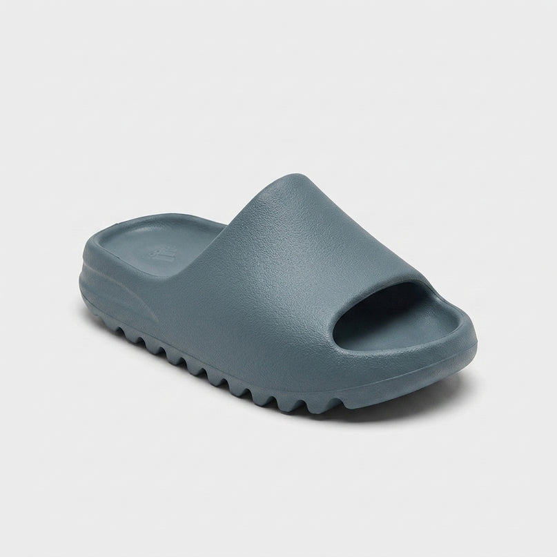 Yeezy Slide Slate Marine Kids — 3/4 studio angle