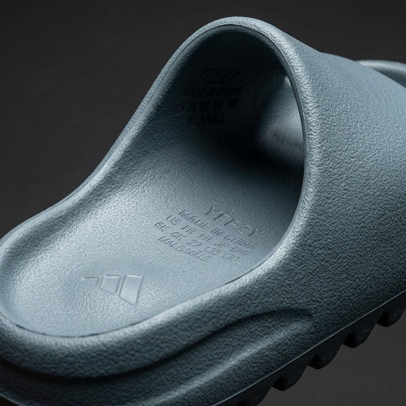 Yeezy Slide Slate Marine Kids — Premium detail close-up