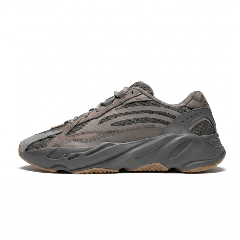 Yeezy boost 700 V2 geode — Hero limpia