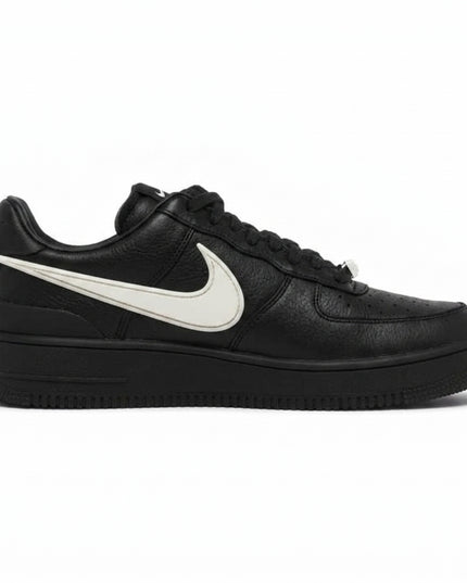Air Force 1 Low Ambush Phantom Black — Side profile