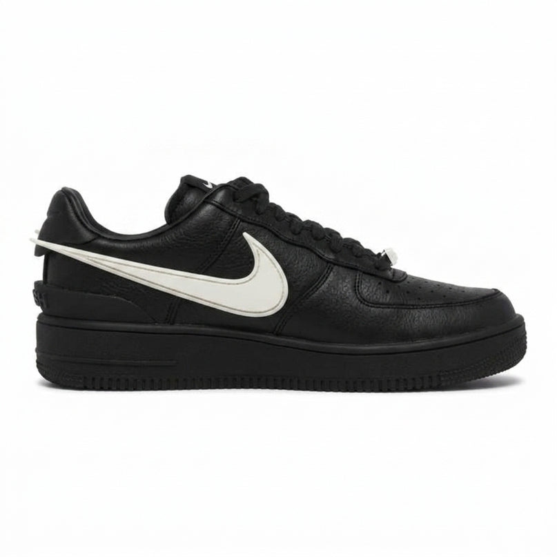 Air Force 1 Low Ambush Phantom Black — Side profile