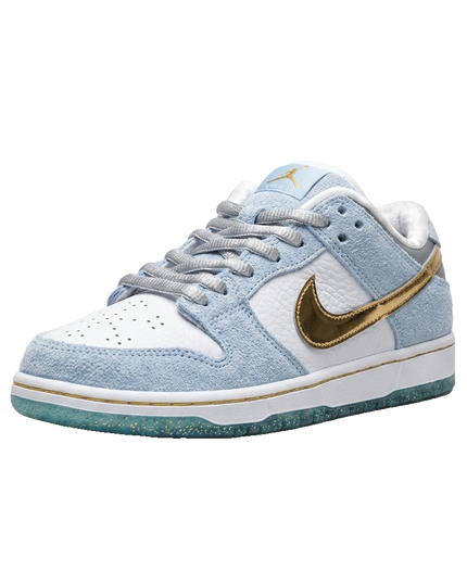 Dunk Sb Low Sean Cliver GS — 3/4 studio angle