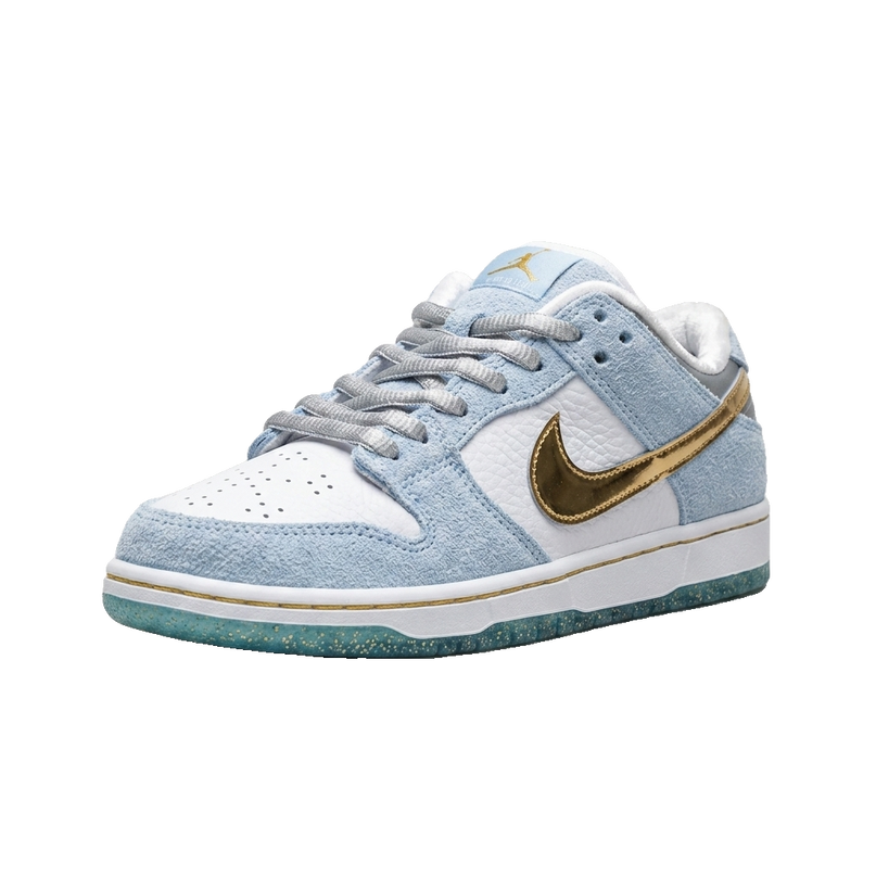 Dunk Sb Low Sean Cliver GS — 3/4 studio angle