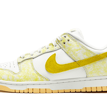 Dunk Low yellow strike
