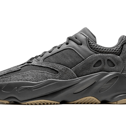 Yeezy 700 utility black