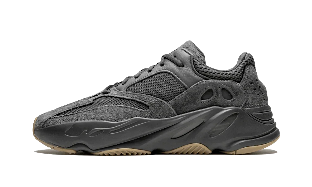Yeezy 700 utility black