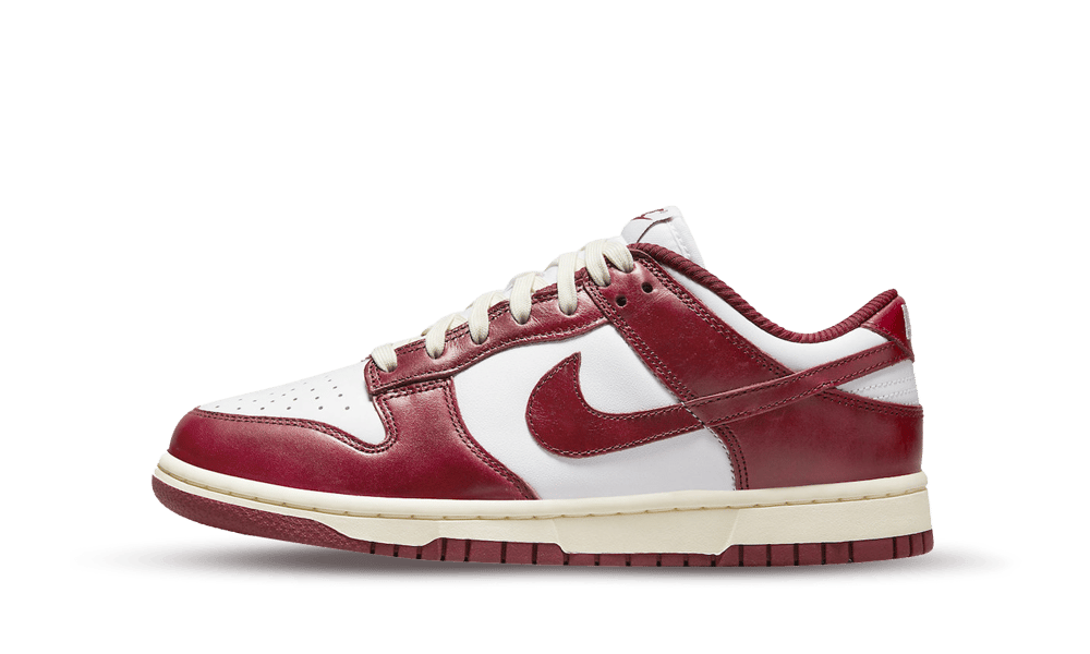 dunk low vintage team red W