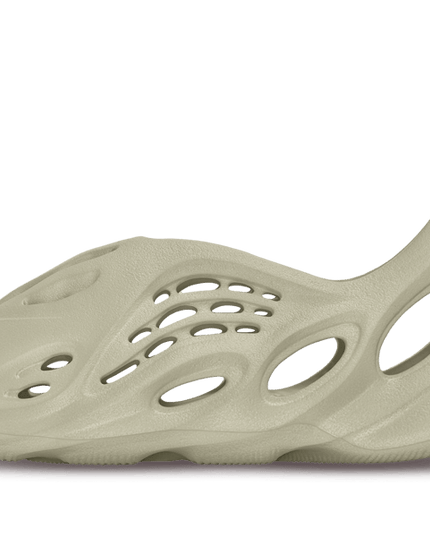 Yeezy foam rnnr stone salt