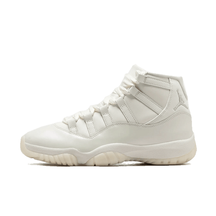 Jordan 11 Pearl (W)