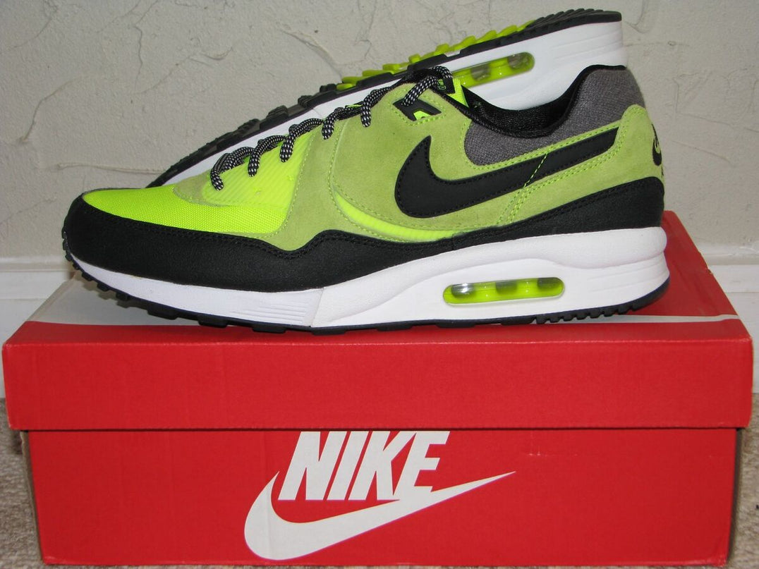 size? x Nike Air Max Light LE Endurance Volt/Blk